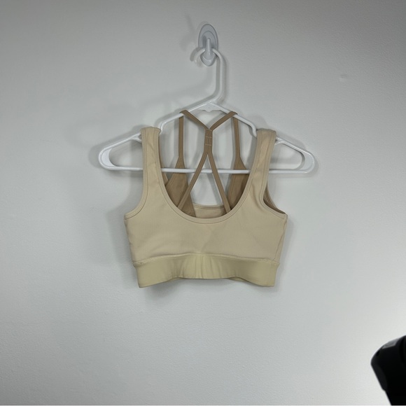Bo+Tee Layered Keyhole Sports Bra Athletic Top Workout Tank Cream Size XS - Picture 13 of 15